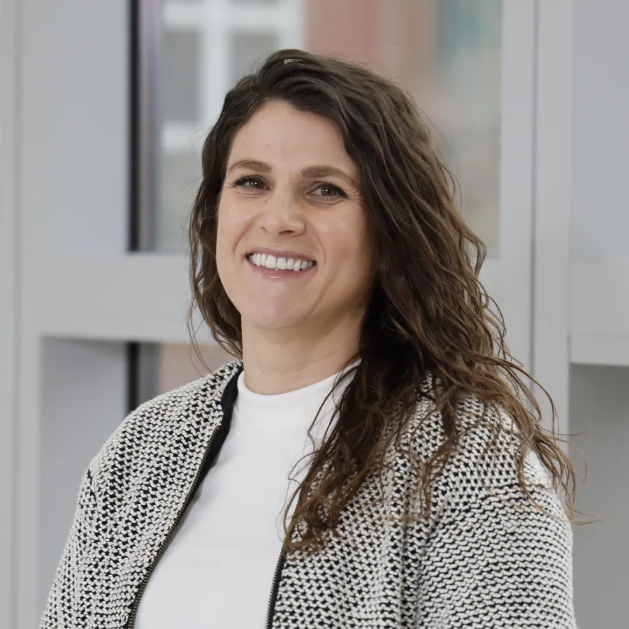 Maureen Allison headshot