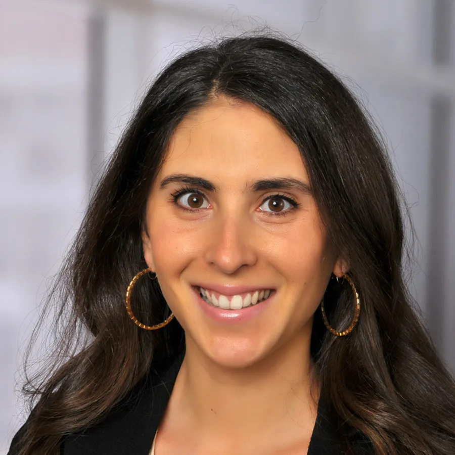 Brynne Funderburg headshit