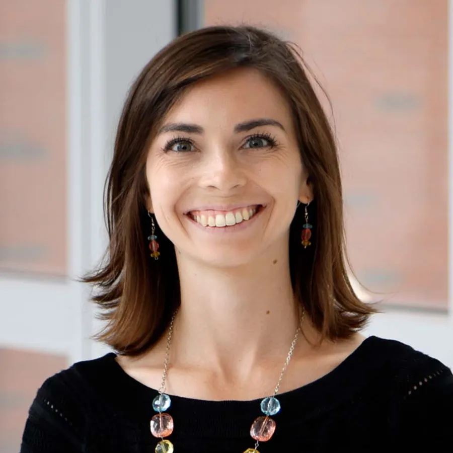 Sarah Miller headshot