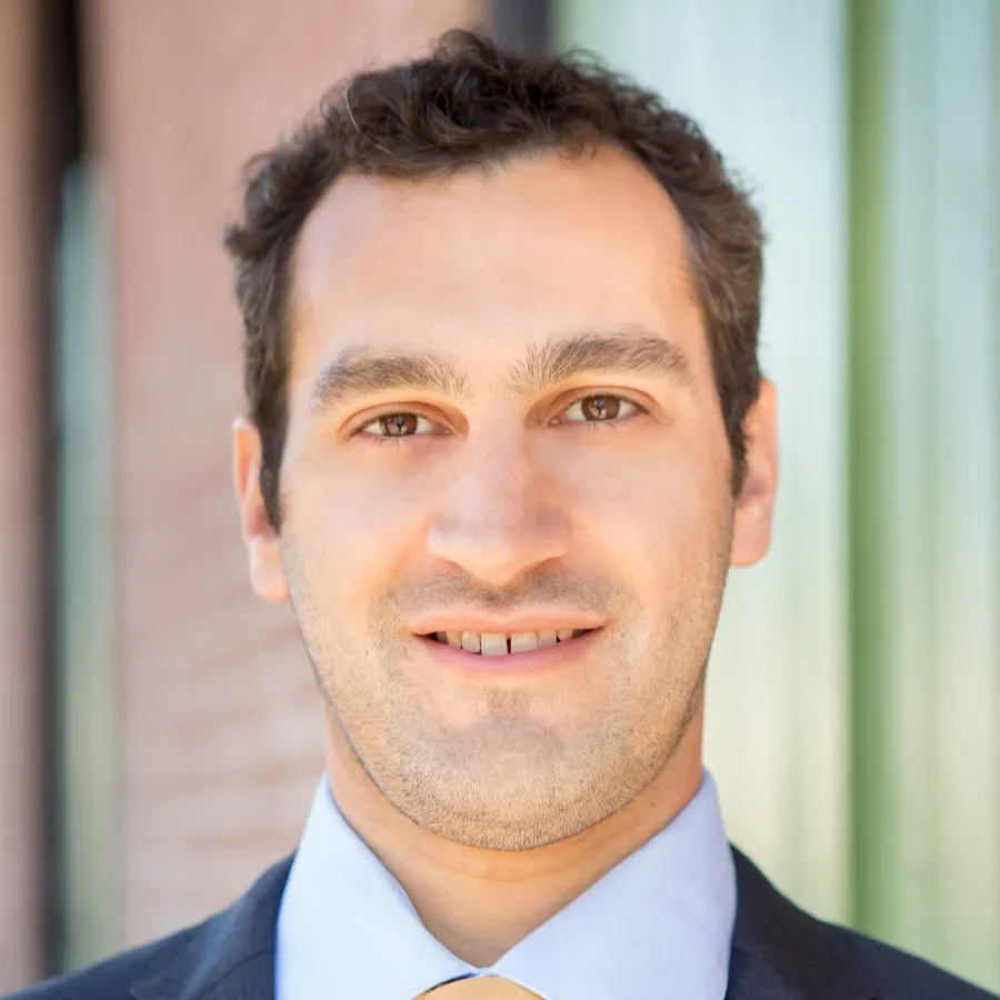 Headshot of Daniel Walker