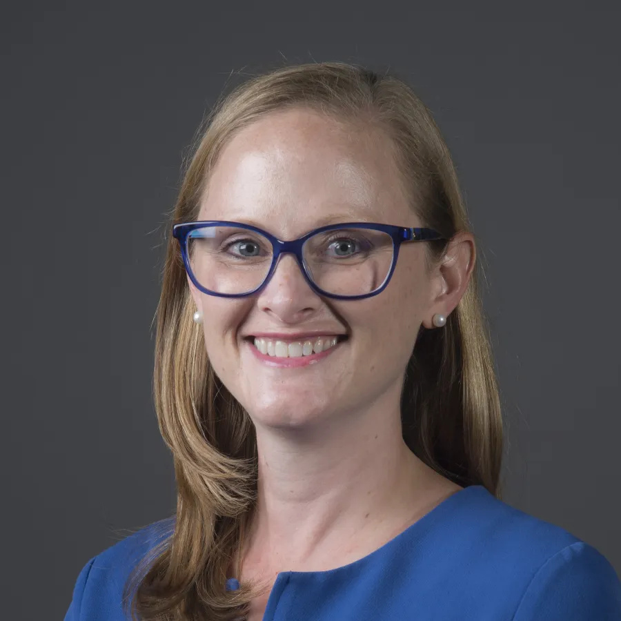 Headshot of Elizabeth Beverly