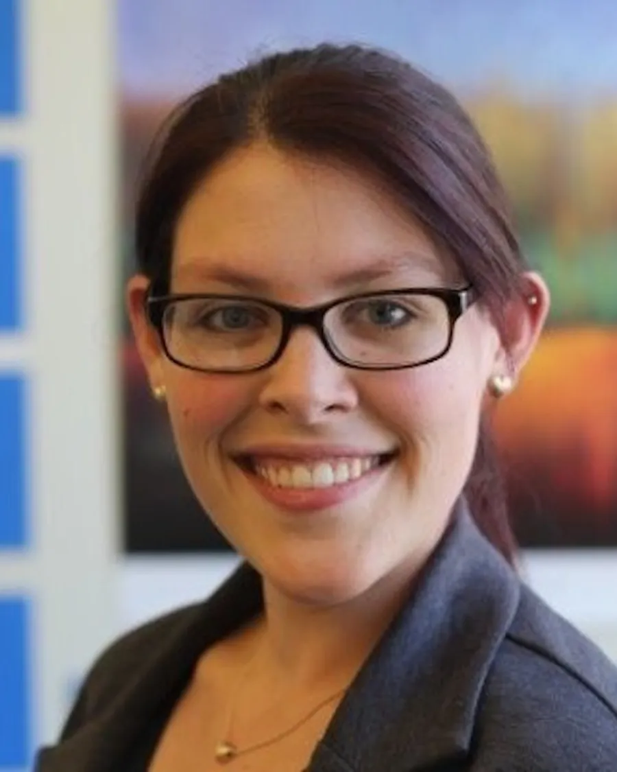 Abby Ezzeldin headshot