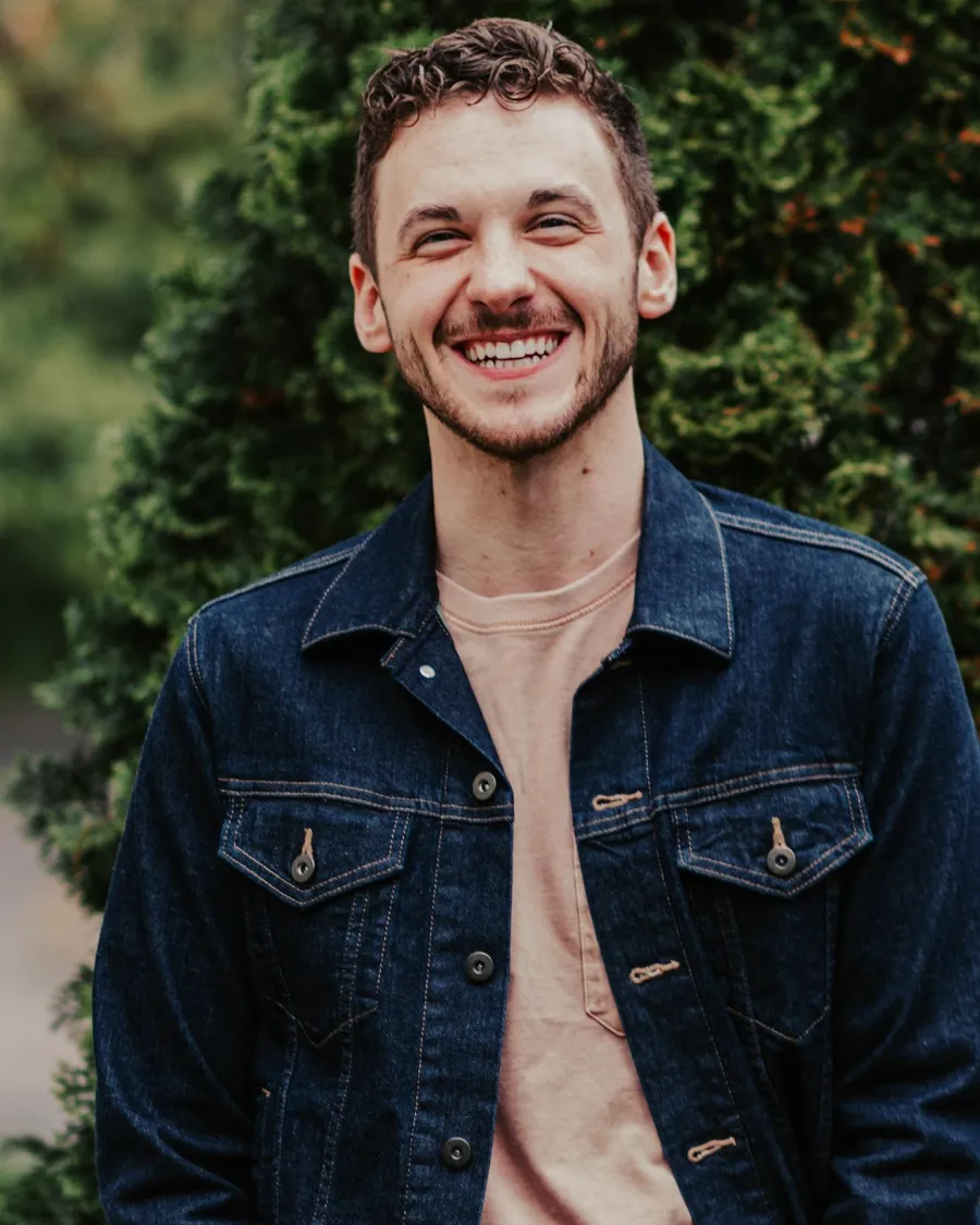 Adam Grooms headshot