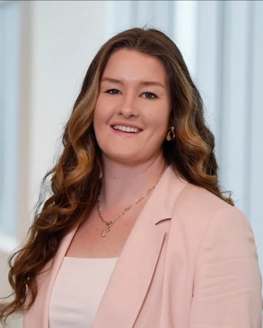  Emily Burns headshot