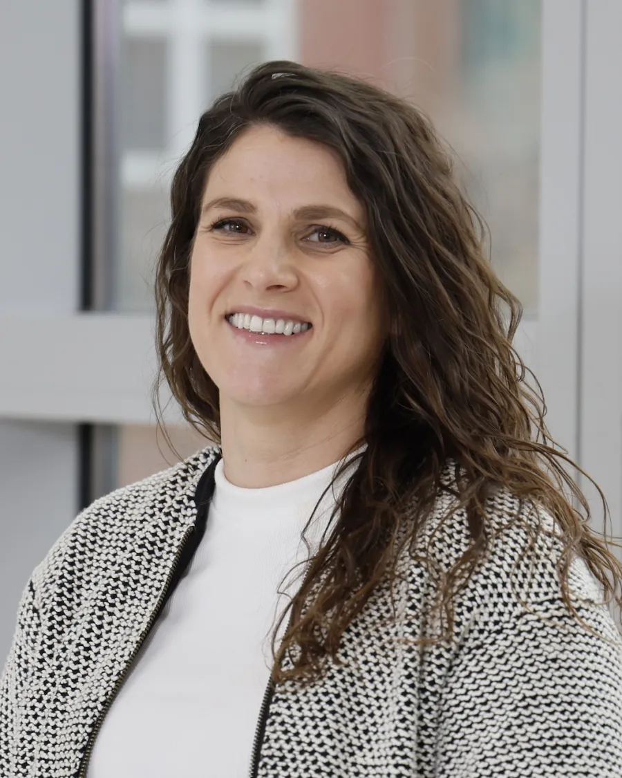 Maureen Allison headshot