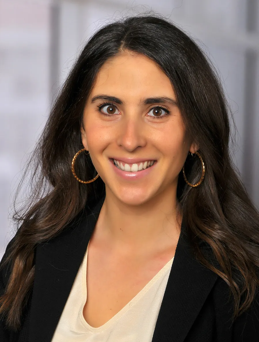 Brynne Funderburg headshit