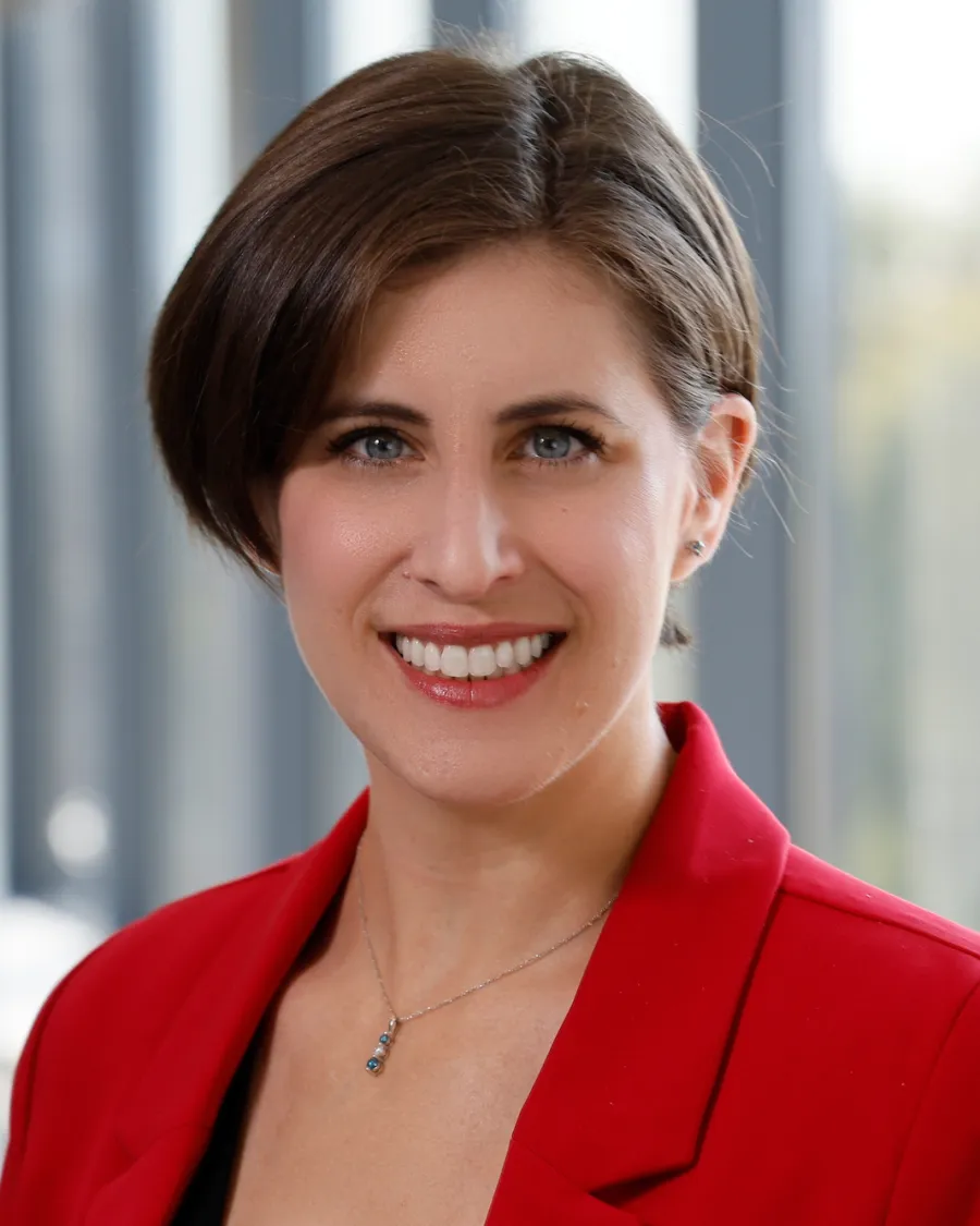 Tracie Gedrich headshot