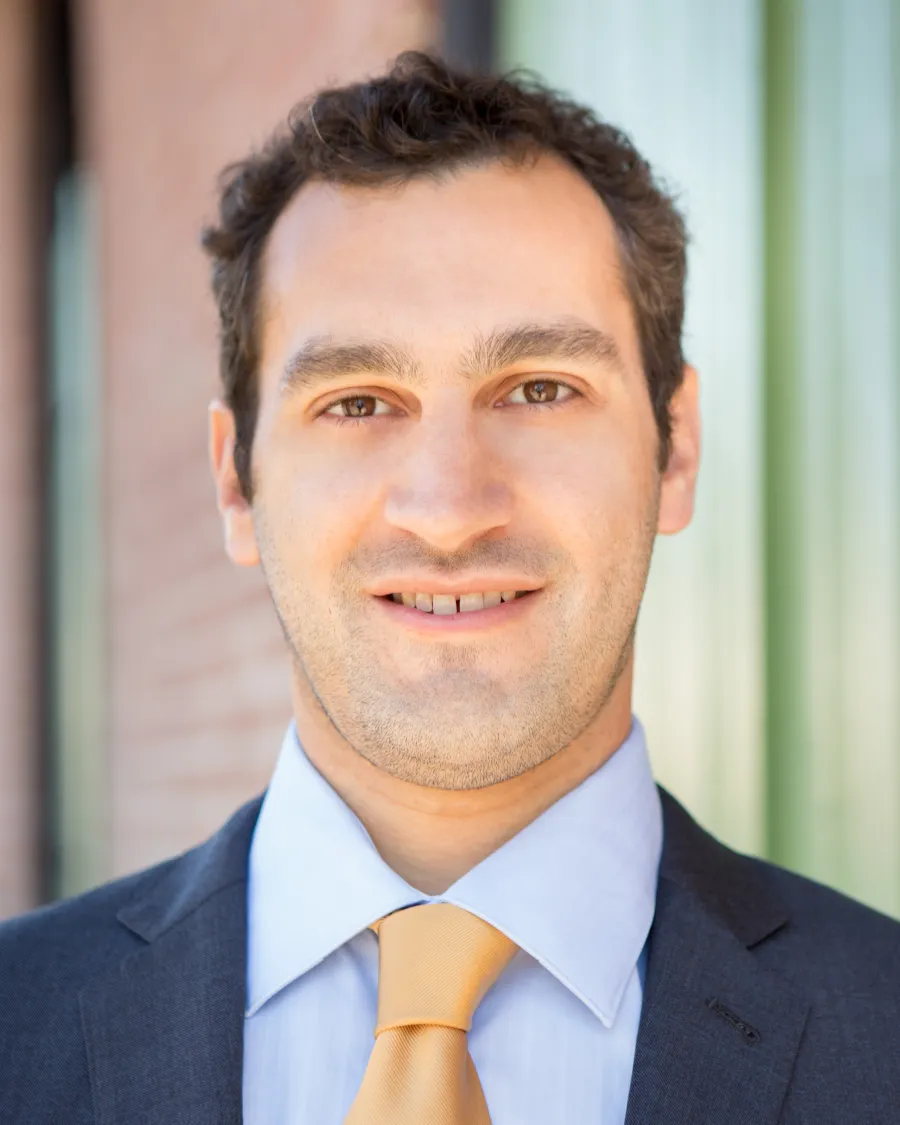 Headshot of Daniel Walker